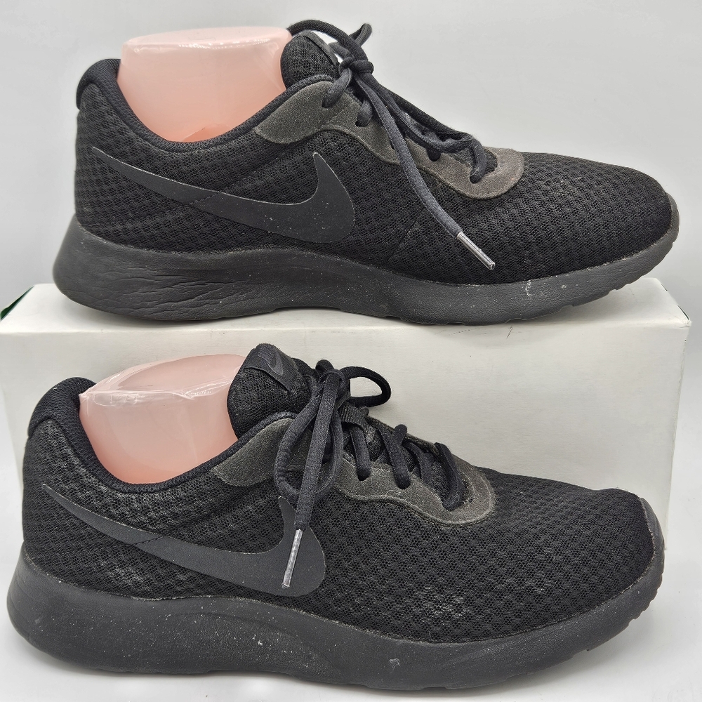 Nike Tanjun Athletic Running Shoes Womens Size 8.5 Black Style 812654-001